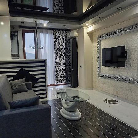 Gevorg'S Appartment 耶烈万 外观 照片
