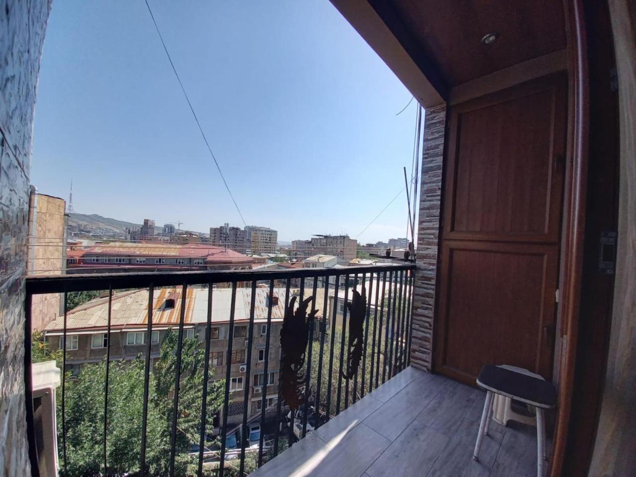 Gevorg'S Appartment 耶烈万 外观 照片