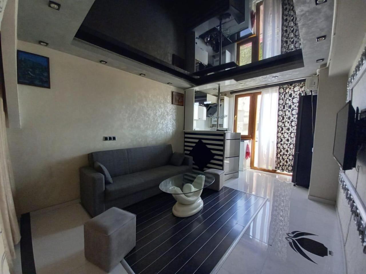 Gevorg'S Appartment 耶烈万 外观 照片