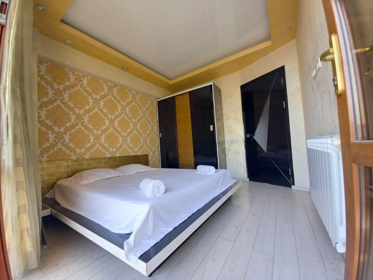 Gevorg'S Appartment 耶烈万 外观 照片