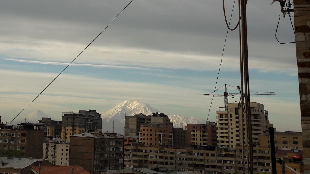 Gevorg'S Appartment 耶烈万 外观 照片