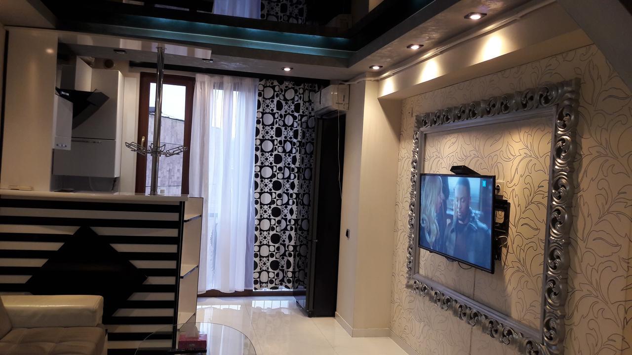 Gevorg'S Appartment 耶烈万 外观 照片